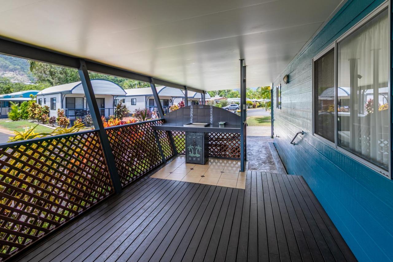 Ingenia Holidays Cairns Coconut Dış mekan fotoğraf A veranda in Australia