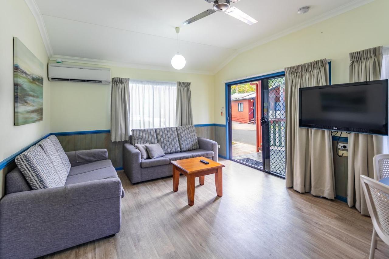 Ingenia Holidays Cairns Coconut Dış mekan fotoğraf Living area of a two-bedroom villa