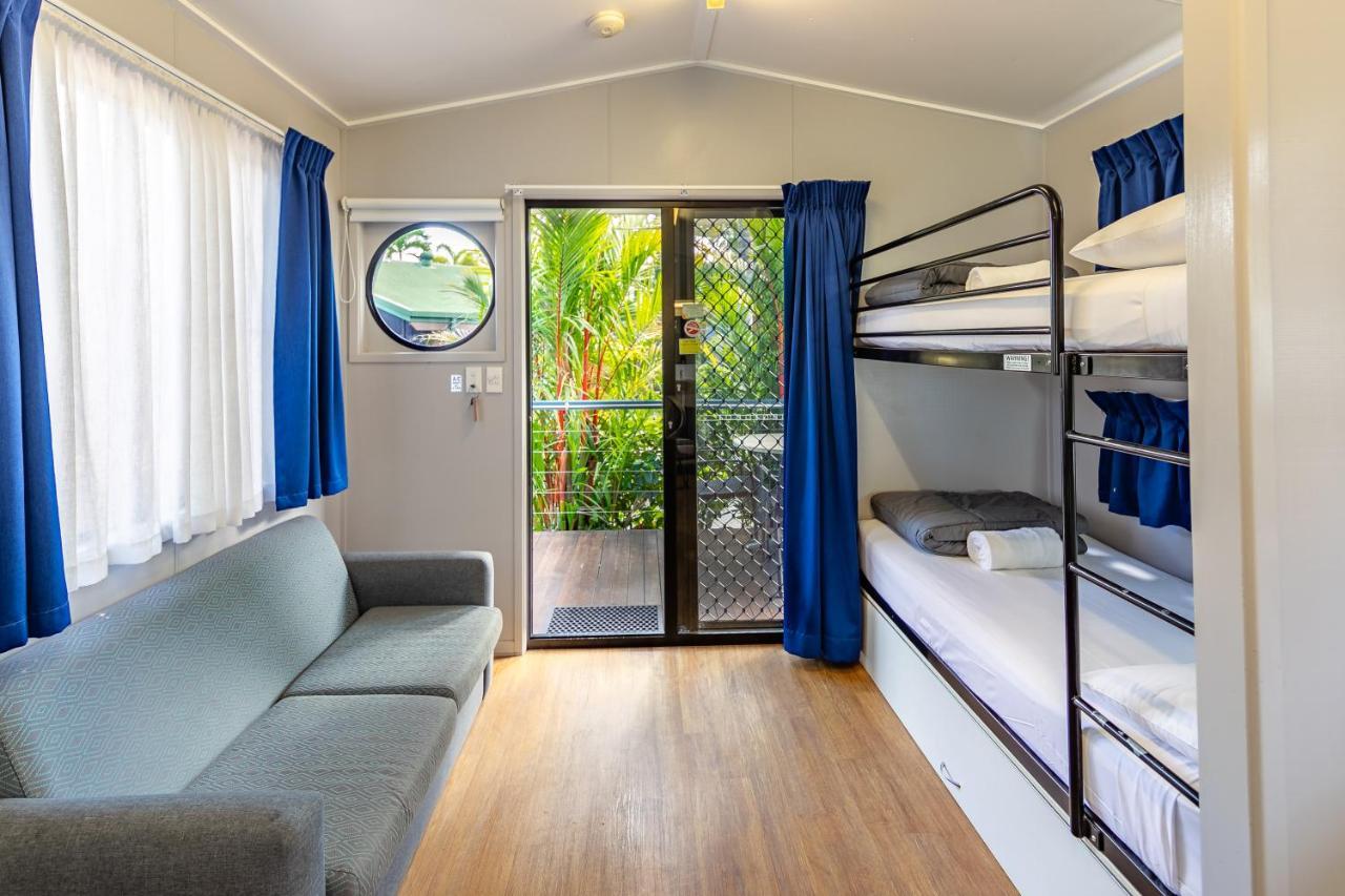 Ingenia Holidays Cairns Coconut Dış mekan fotoğraf A typical interior of a typical cabin