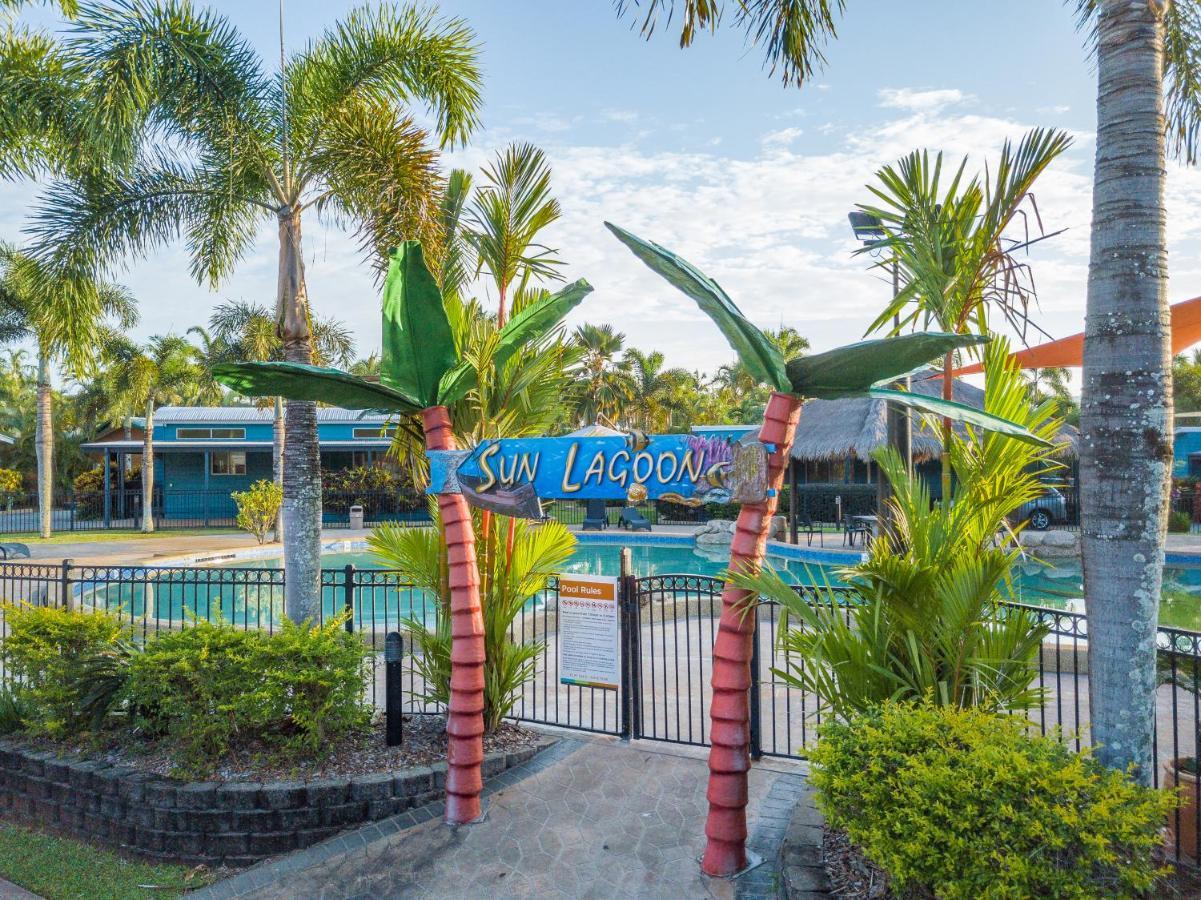 Ingenia Holidays Cairns Coconut Dış mekan fotoğraf The entrance to the lagoon